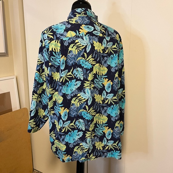Monstera Garden 3/4 sleeve twill button down - Picture 2 of 5
